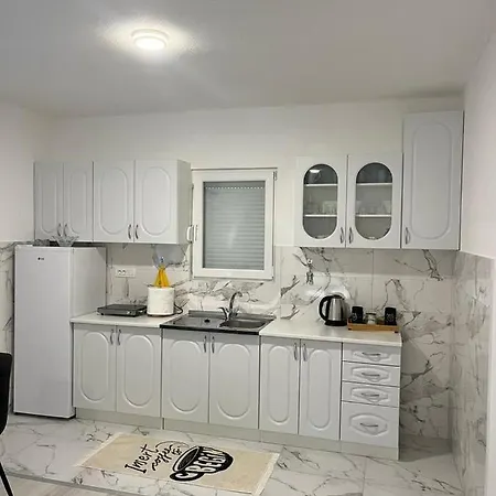 Knezevic * פודגוריצה